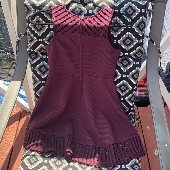 Child’s Dress - Picture 2 of 3